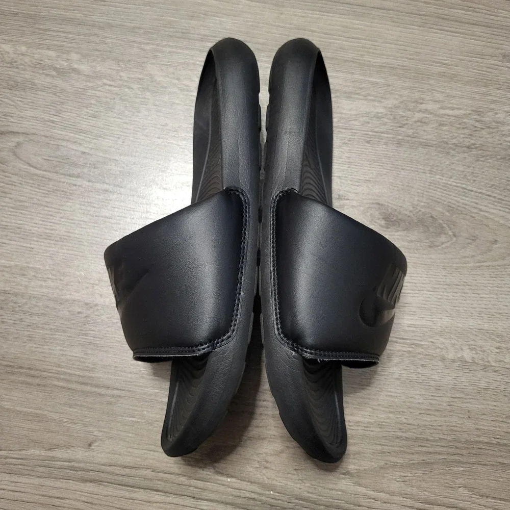 Nike Victori One Men Black Slide Sandals‎ Triple Black Sport Cushioned size 8